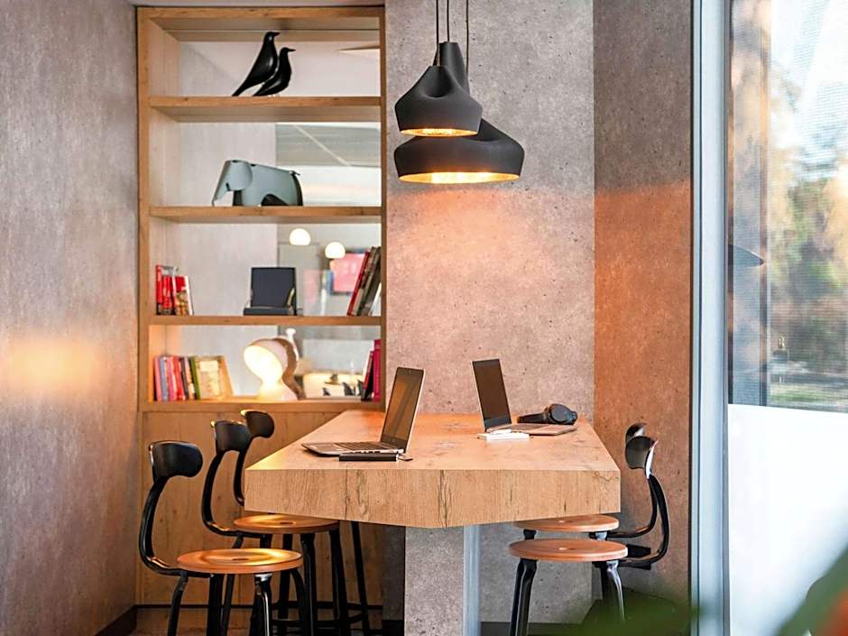 ibis Lyon Caluire Cite Internationale