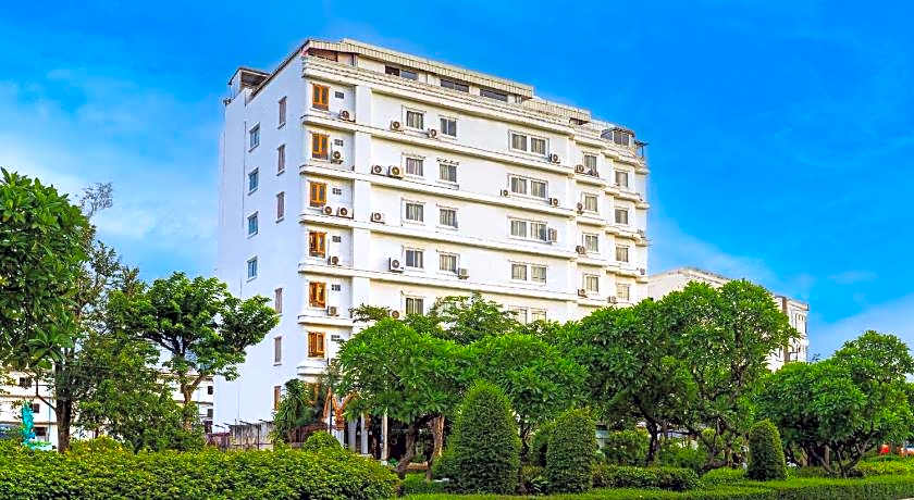 Howard Square Boutique Hotel