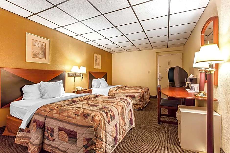 Rodeway Inn North