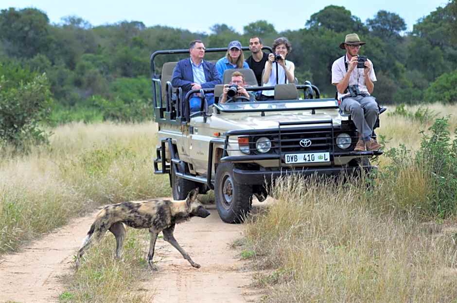 Ivory Wilderness River Rock Lodge