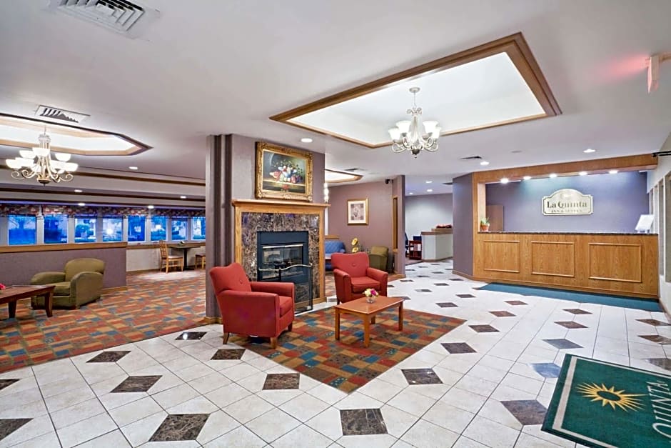 La Quinta by Wyndham Overland Park