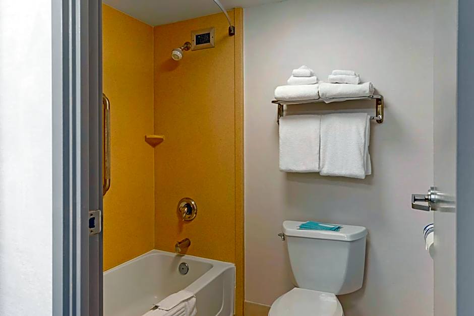 Comfort Inn & Suites Watertown - 1000 Islands