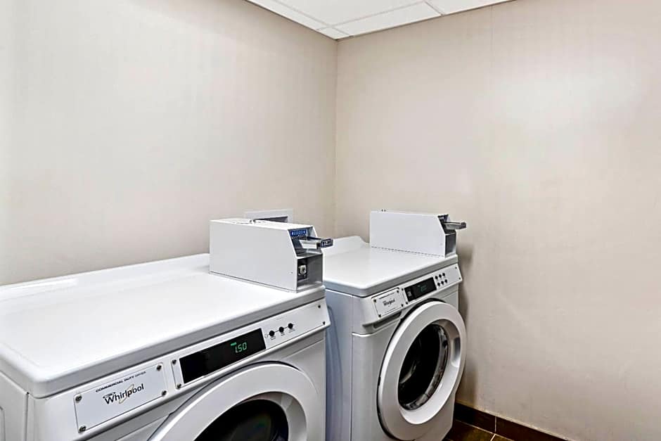La Quinta Inn & Suites by Wyndham Columbus