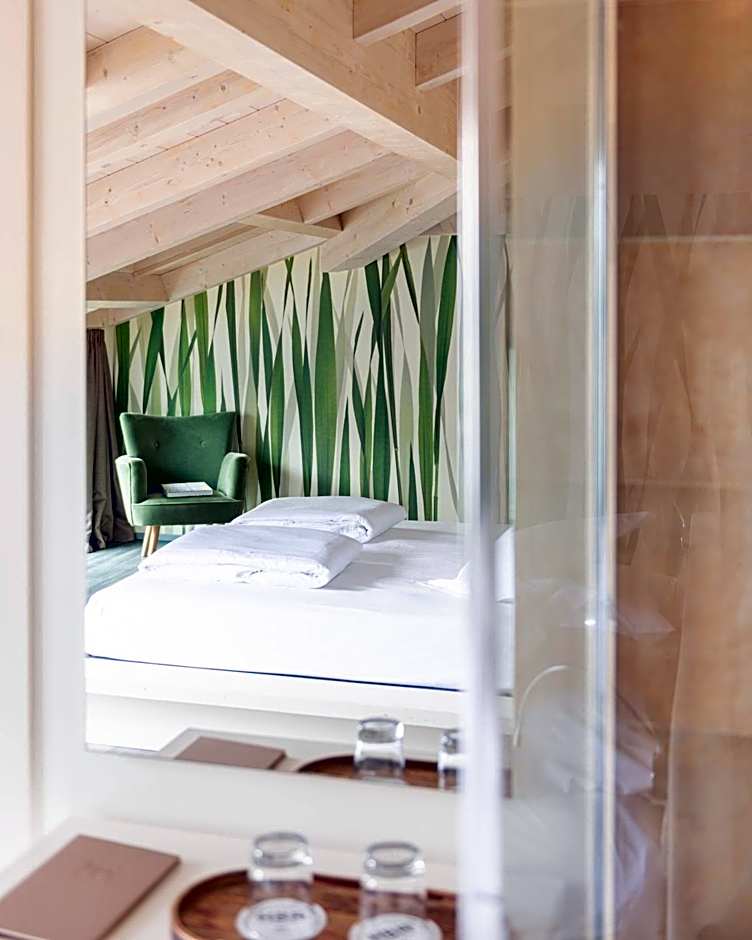 Hotel Baia Azzurra - Lake Front