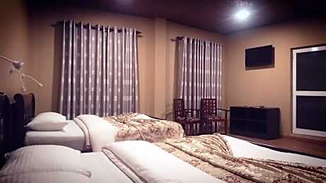 Deluxe Family Room
