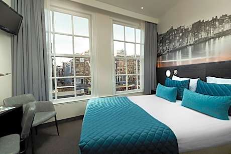 Triple Room with Canal View