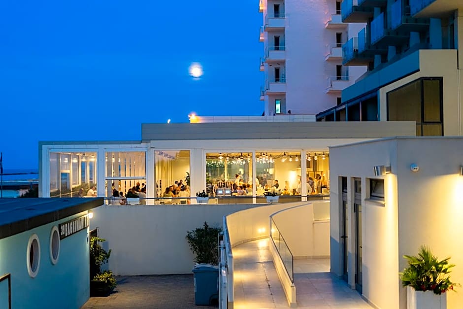 Nautilus Family Hotel