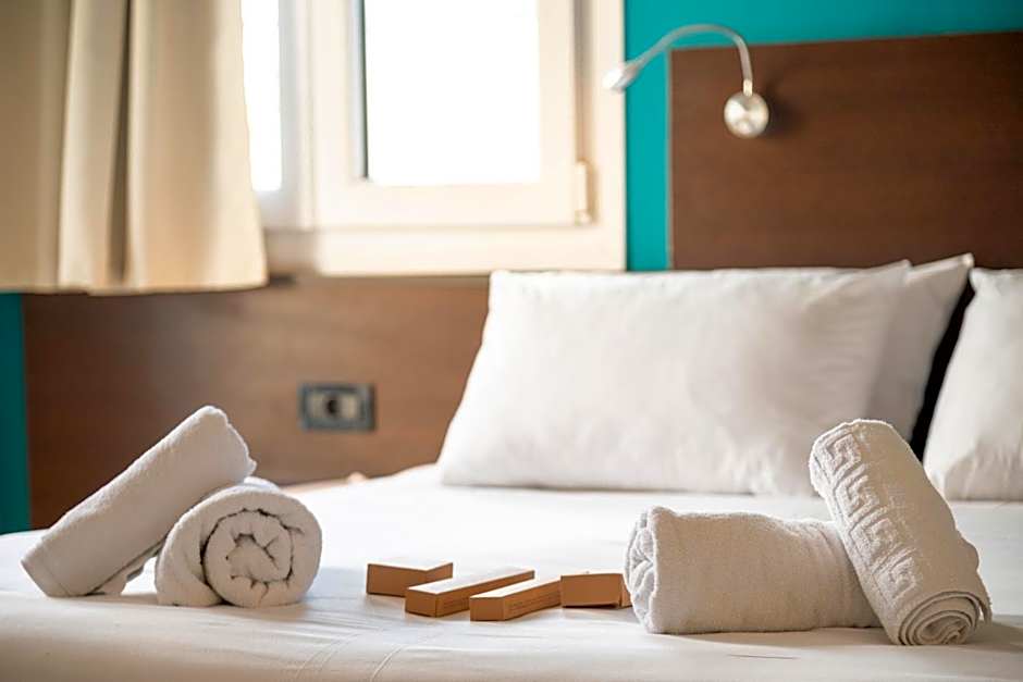 Sonia Hotel & Suites - Adults Only