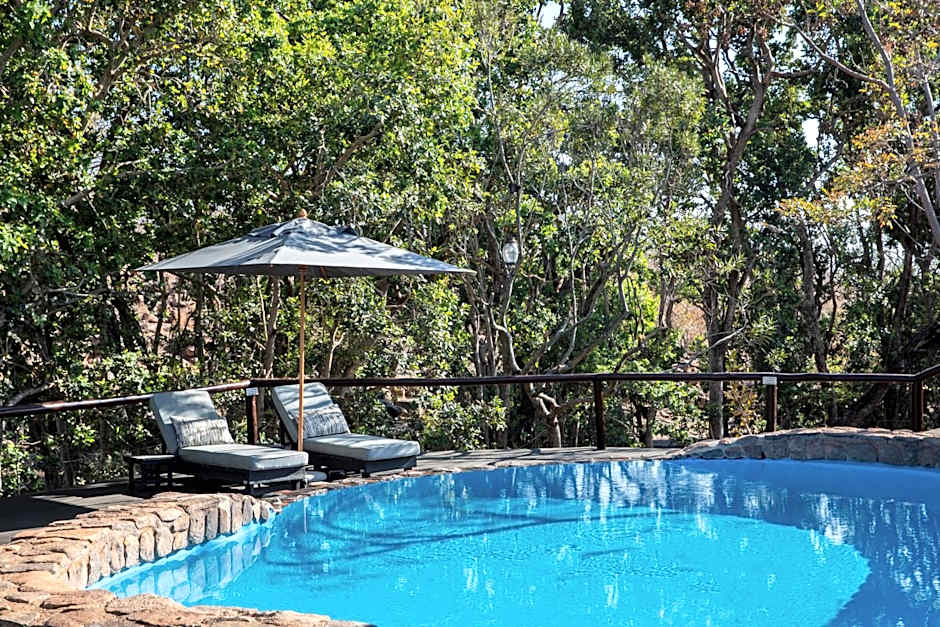 Ndlovu Safari Lodge