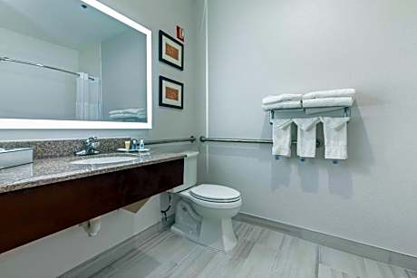 Queen Suite with Two Queen Beds - Accessible/Non-Smoking