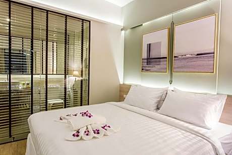 Deluxe Double Room with Balcony