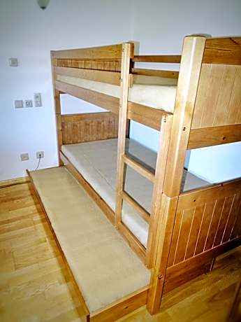 Family Room (2 Adults + 3 Children)