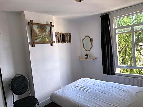 Double or Twin Room with Shared Toilet