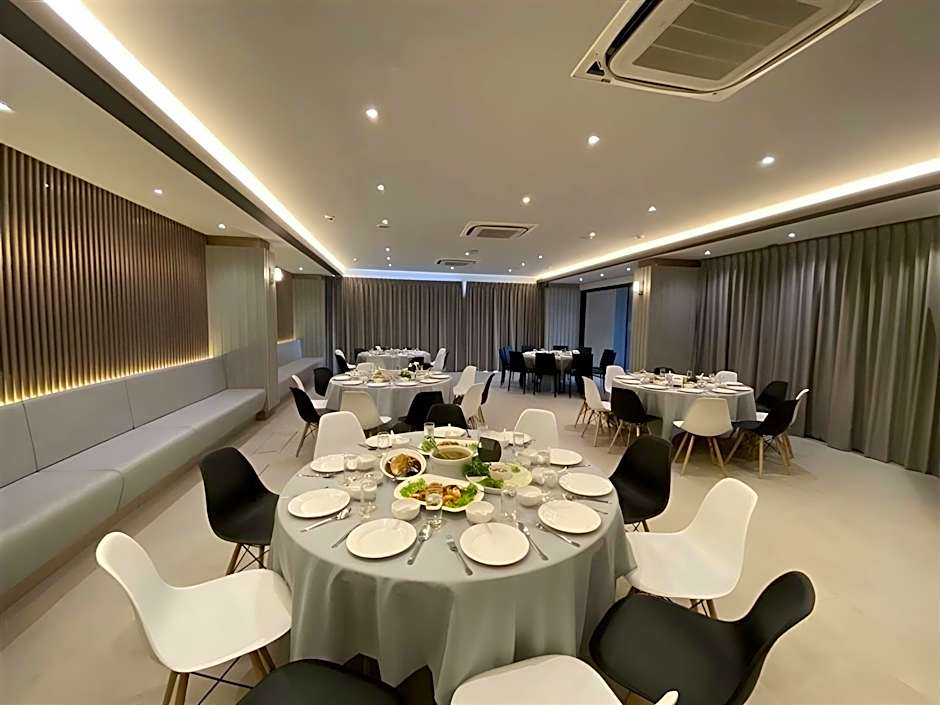 W3 Hotel