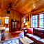 Lake Creek Lodge