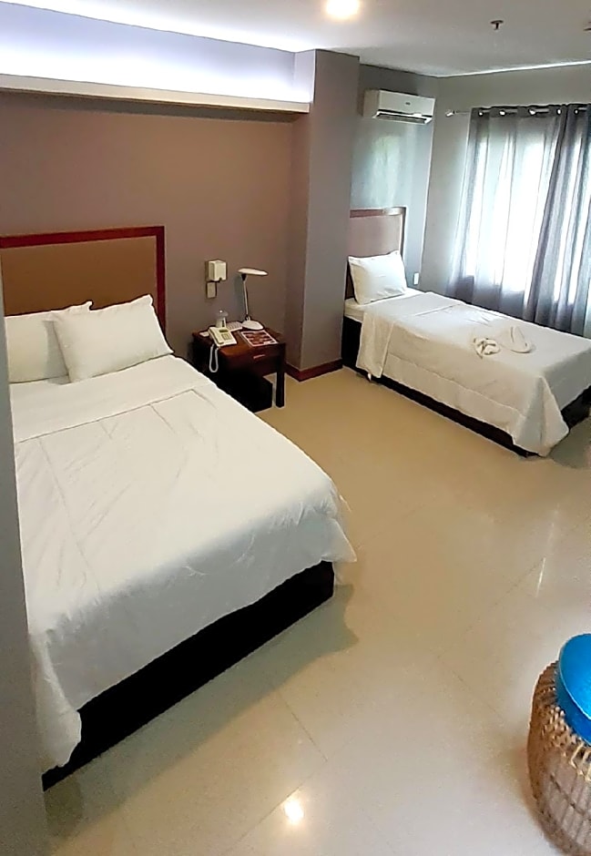 Hotel Camila 2