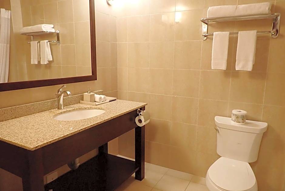 Days Inn & Suites by Wyndham Fort Saskatchewan