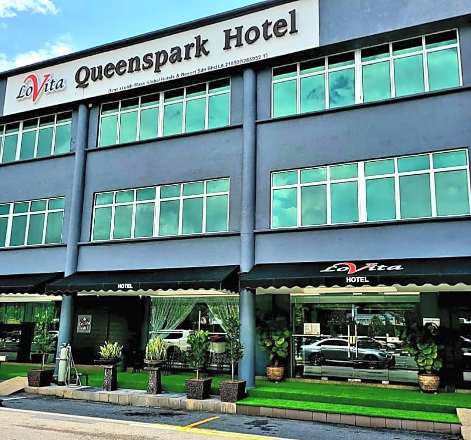 Queenspark Lovita Hotel