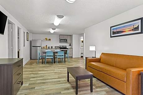 2 King Beds, Efficiency, Suite, Nonsmoking