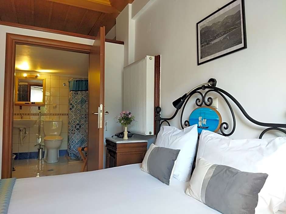 Hotel PARALIAKO Kyparissi