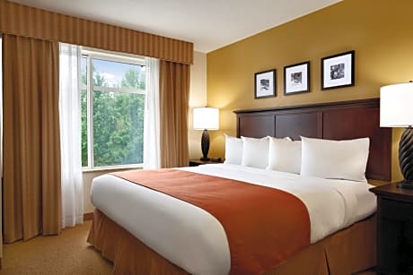 King Room with Roll-in Shower - Disability Access/Non-Smoking
