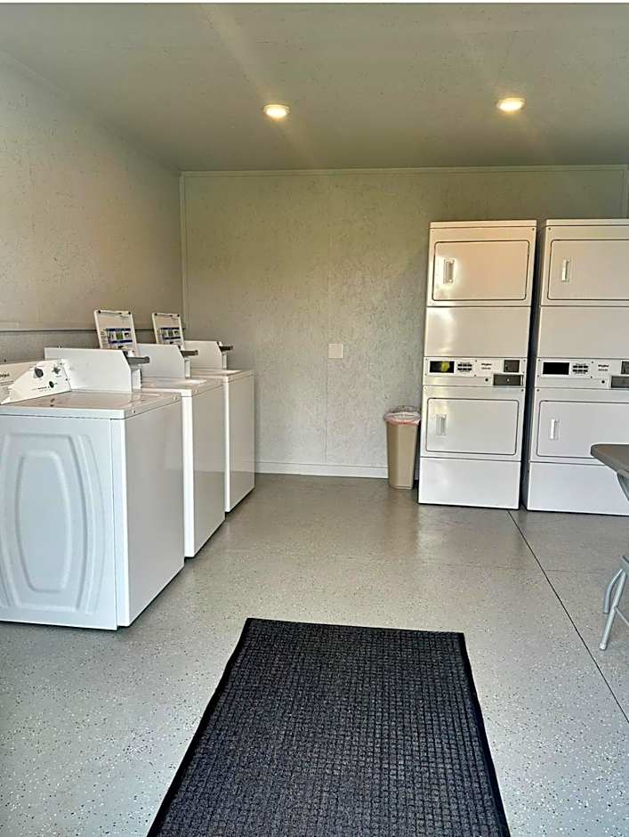 Lakeside Motel, Cabins and RV