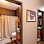 Bison Lodge - Lg Home - 2 bedrooms - less than 5 miles to Yellowstone North Entrance, Sleeps up to 8