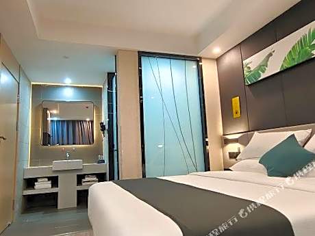 U Plus Hotel (zhashlunbu Temple store)