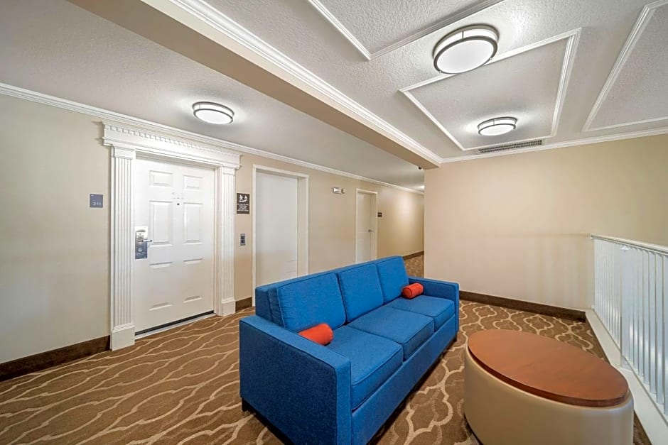 Comfort Suites Red Bluff near I-5