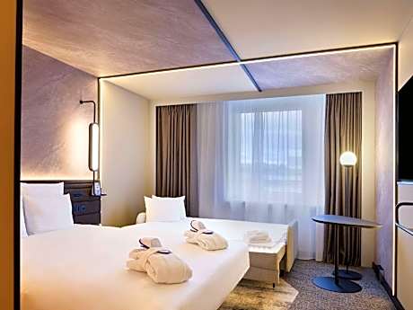 Family Executive Room with 1 double bed and sofa
