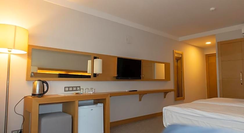 LOTUS PARK HOTEL