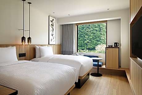 Guest room, King or Twin/Single Bed(s)