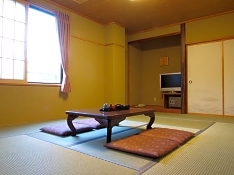 Japanese-Style Quadruple Room