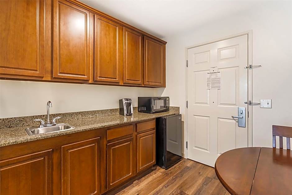 Best Western Plus Valdosta Hotel & Suites