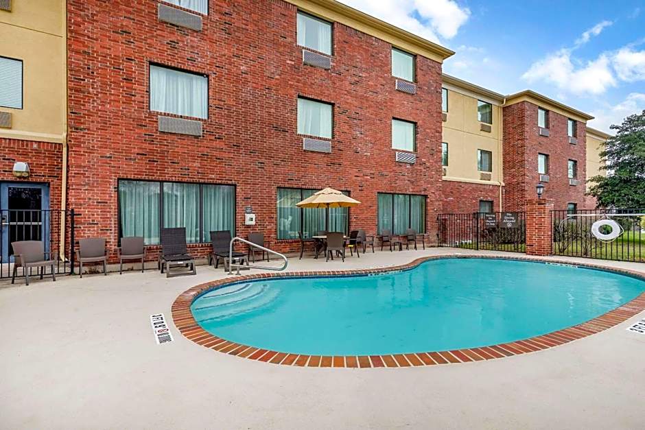 Comfort Suites Ennis