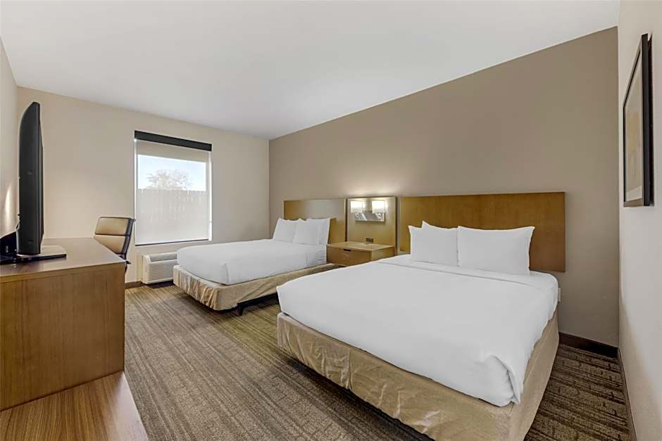 Best Western Green Oaks Inn & Suites