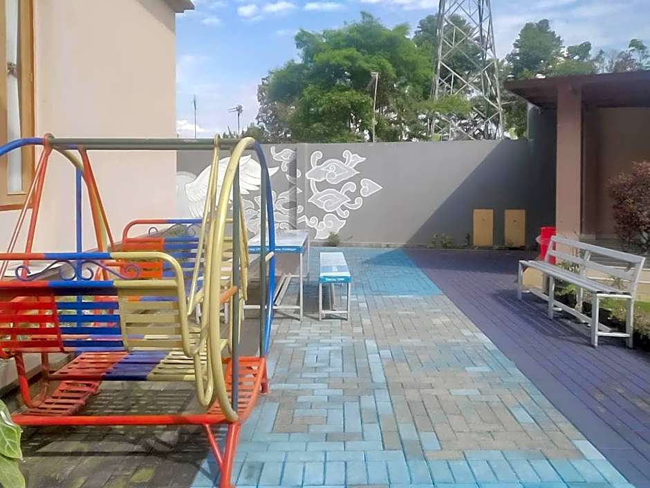 Kedai Oma Syariah Mitra RedDoorz