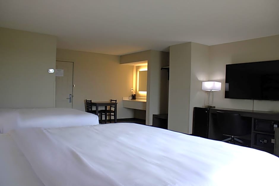 Boarders Inn and Suites by Cobblestone Lamar Missouri