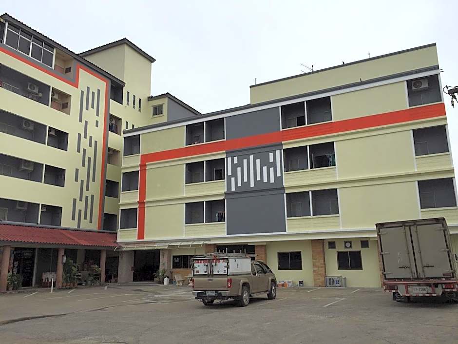 Pakchong Town Hotel