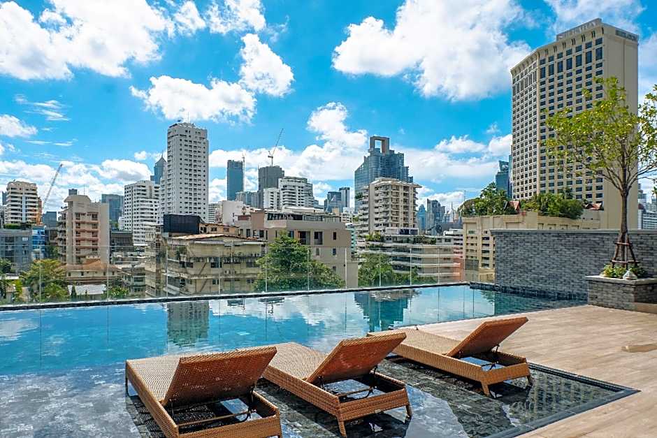 The Coach Hotel Sukhumvit