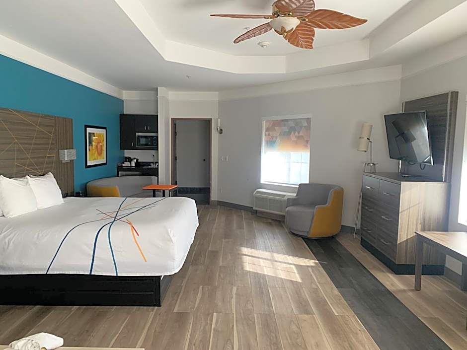 La Quinta Inn & Suites by Wyndham Oklahoma City North - Quail Springs
