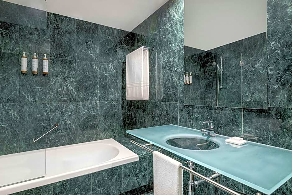 AC Hotel by Marriott Sevilla Forum