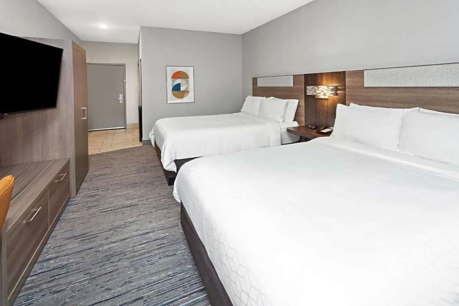 Holiday Inn Express Brookpark-Cleveland Airport Hotel By IHG