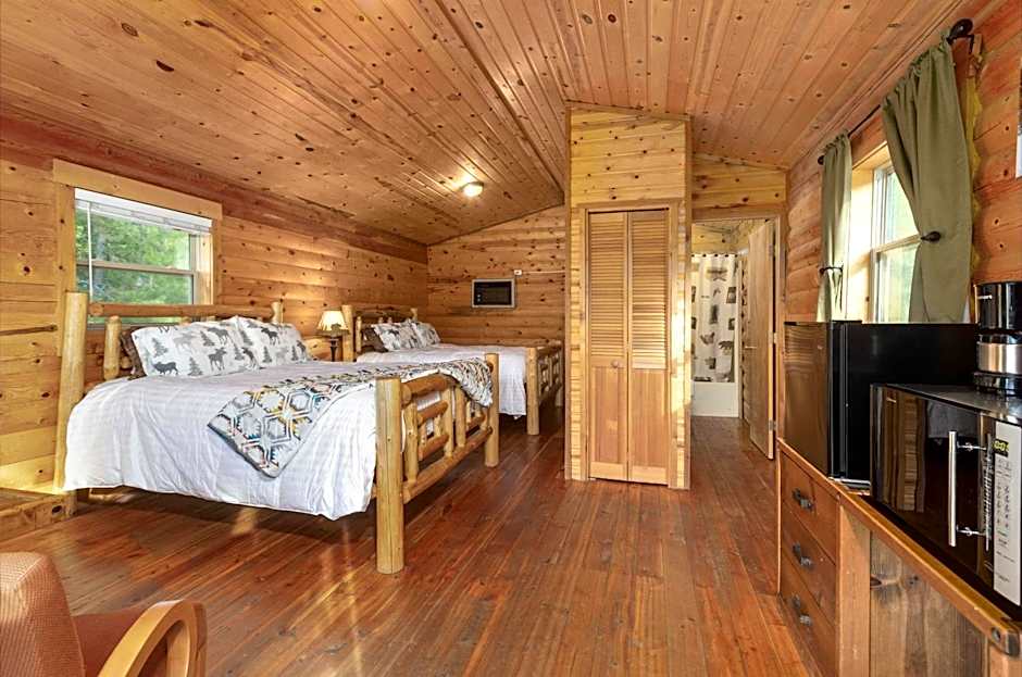 Summit Mountain Lodge and Steakhouse