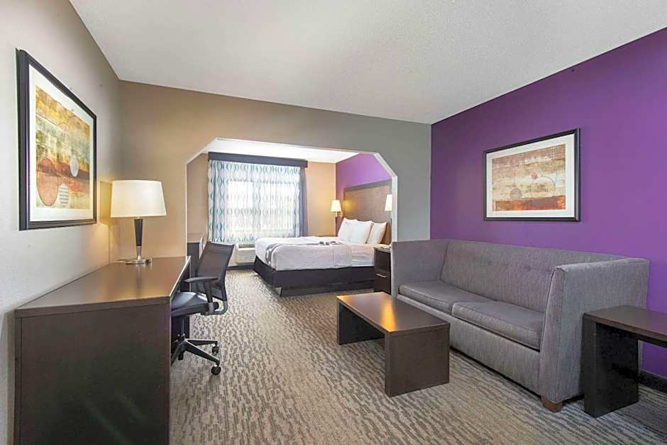 La Quinta Inn & Suites by Wyndham Erie