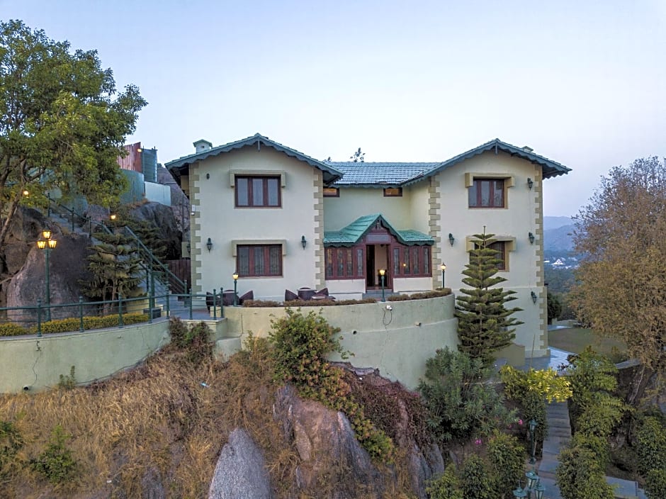 The Colonial Manek Manor by SAH