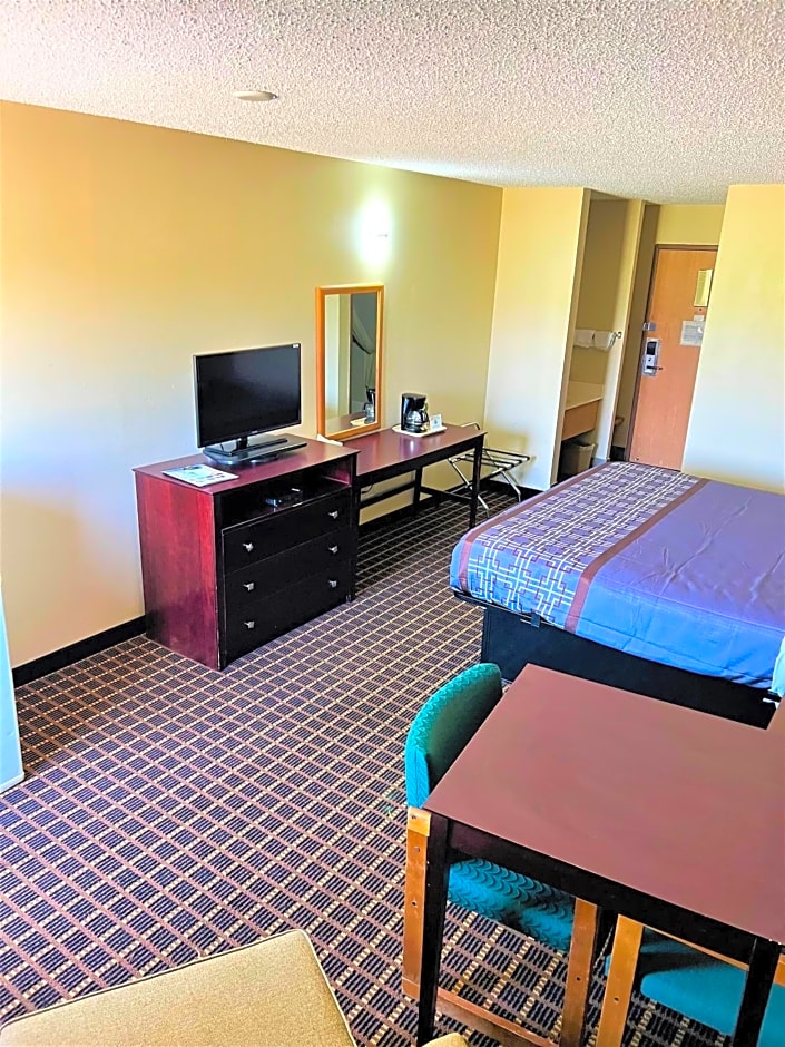 Designer Inn and Suites