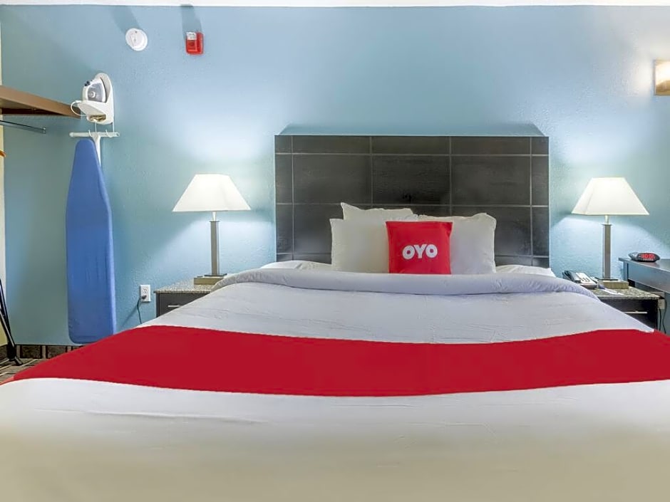 OYO Hotel Knoxville TN Cedar Bluff I-40