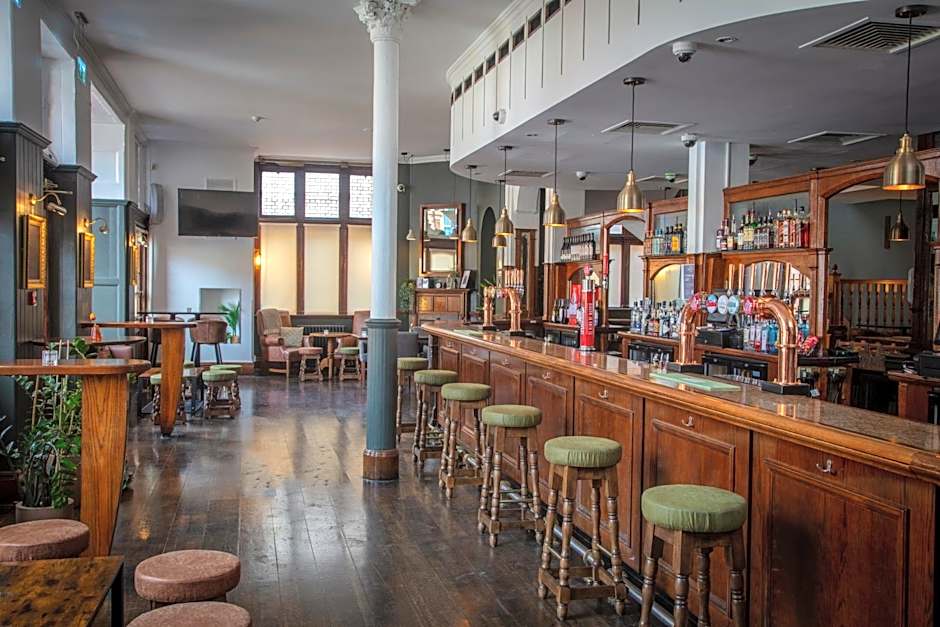 The Crown London, WorldHotels Distinctive