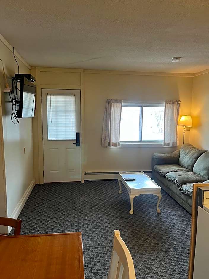 Brookside Motor Inn